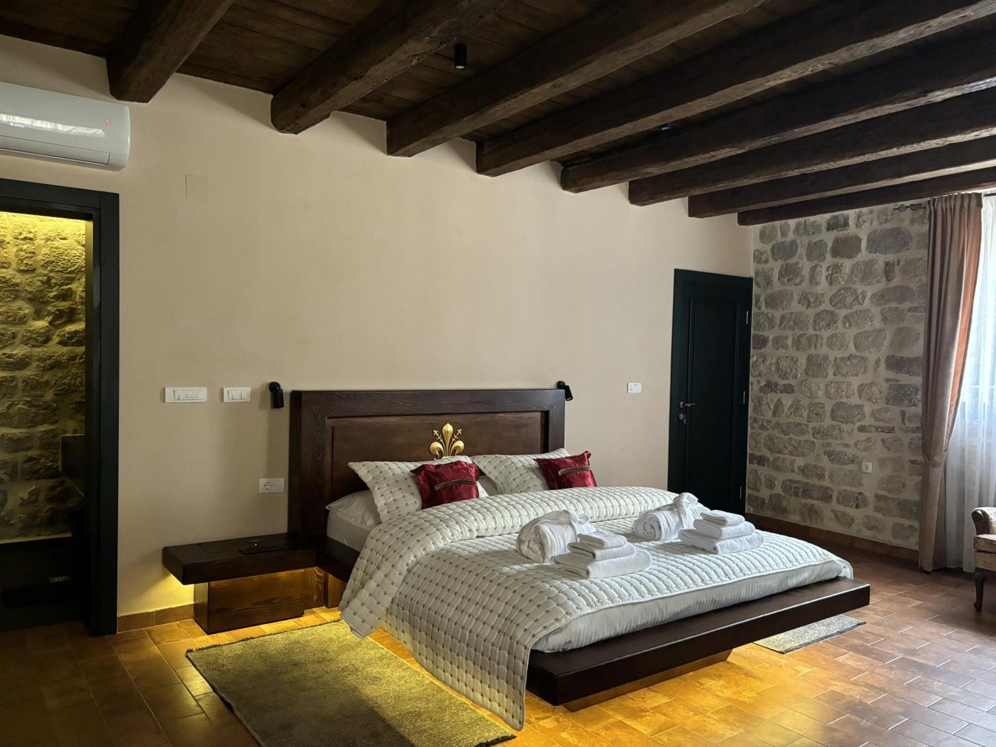 Kazin Supreme Hotel Kotor Buitenkant foto