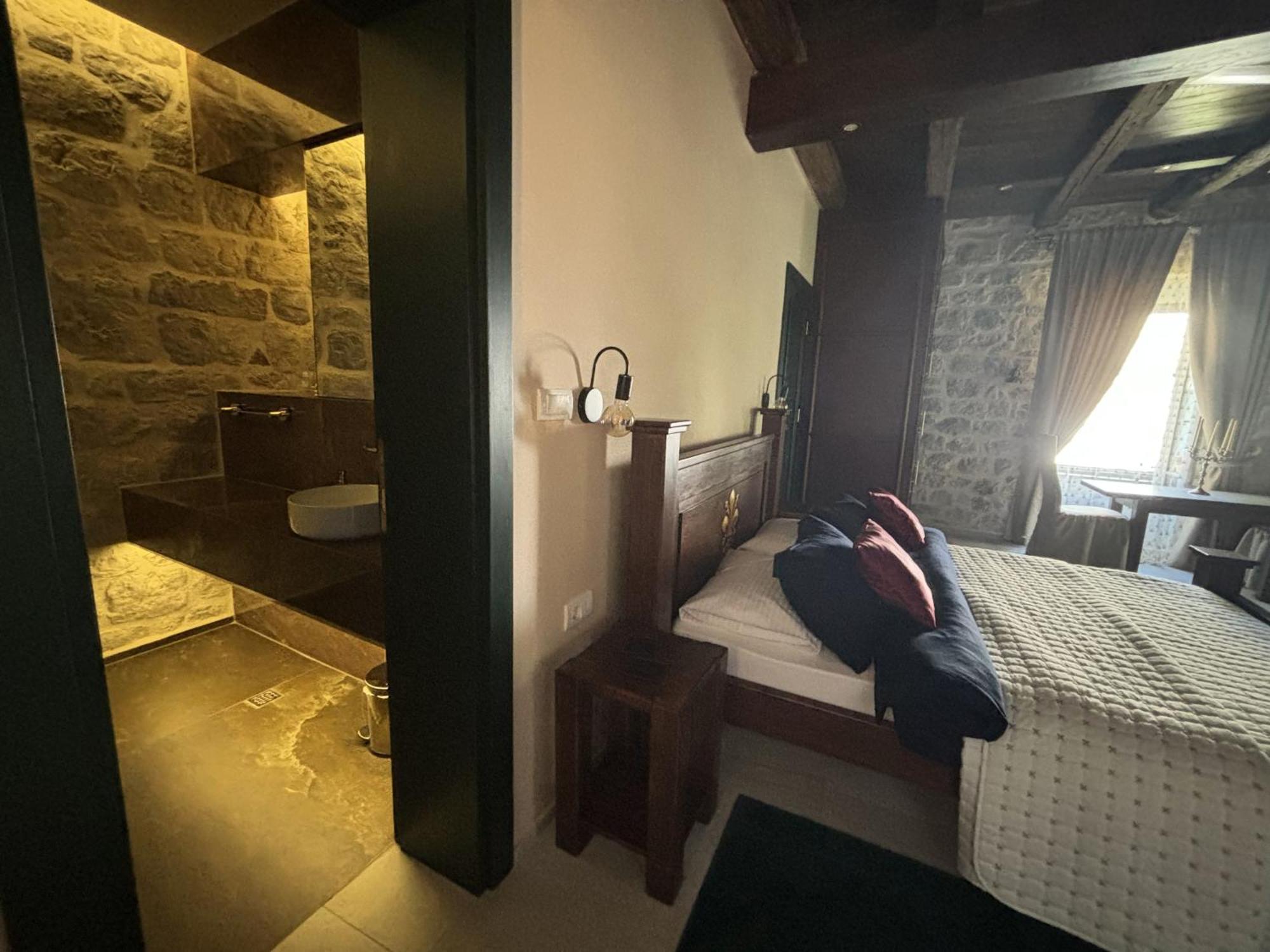Kazin Supreme Hotel Kotor Buitenkant foto