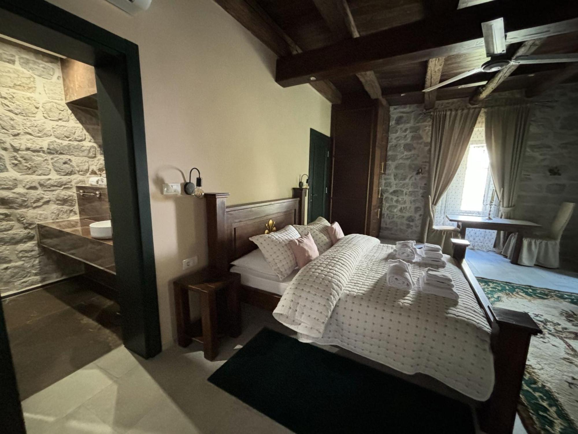 Kazin Supreme Hotel Kotor Buitenkant foto