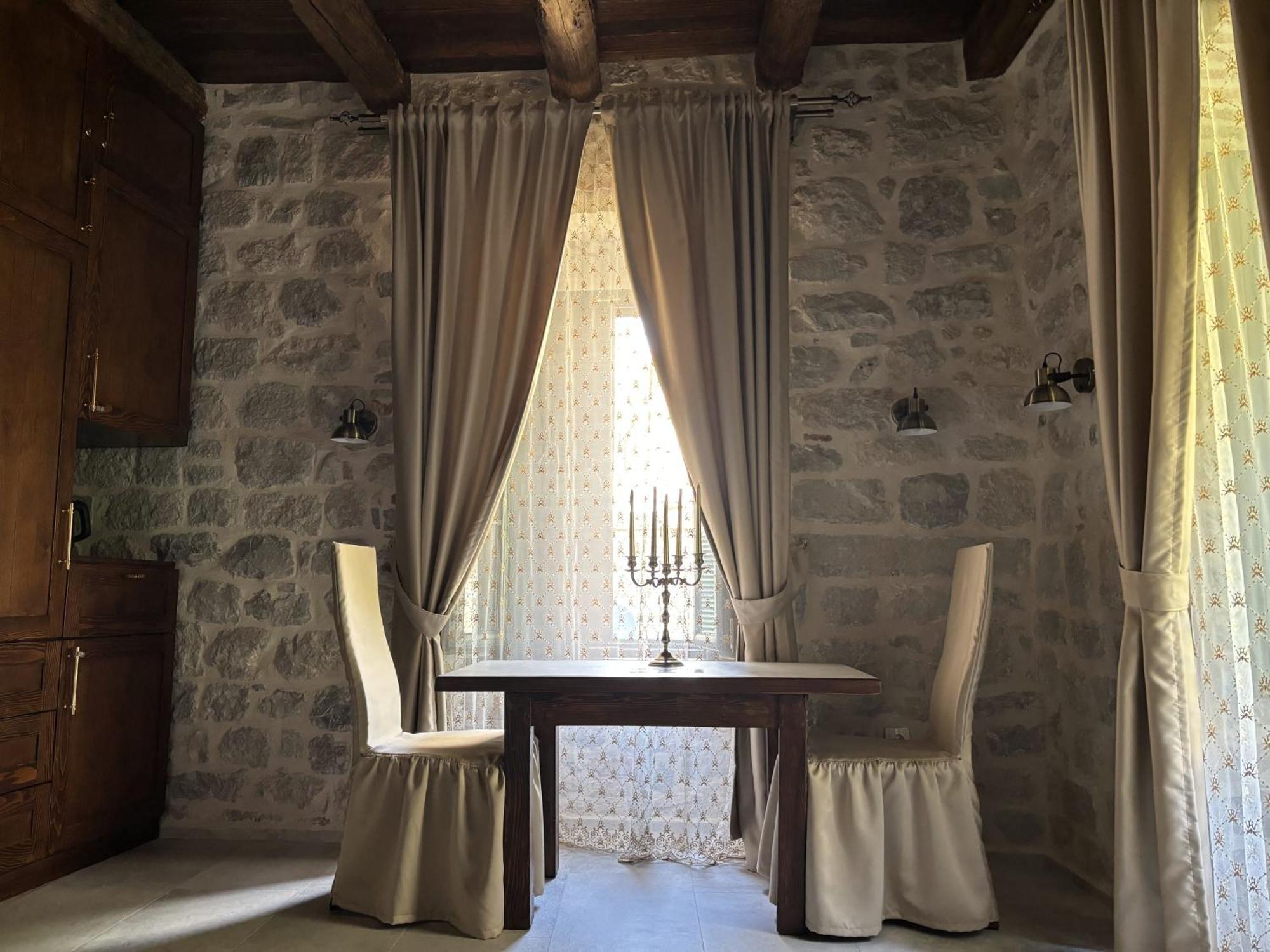 Kazin Supreme Hotel Kotor Buitenkant foto