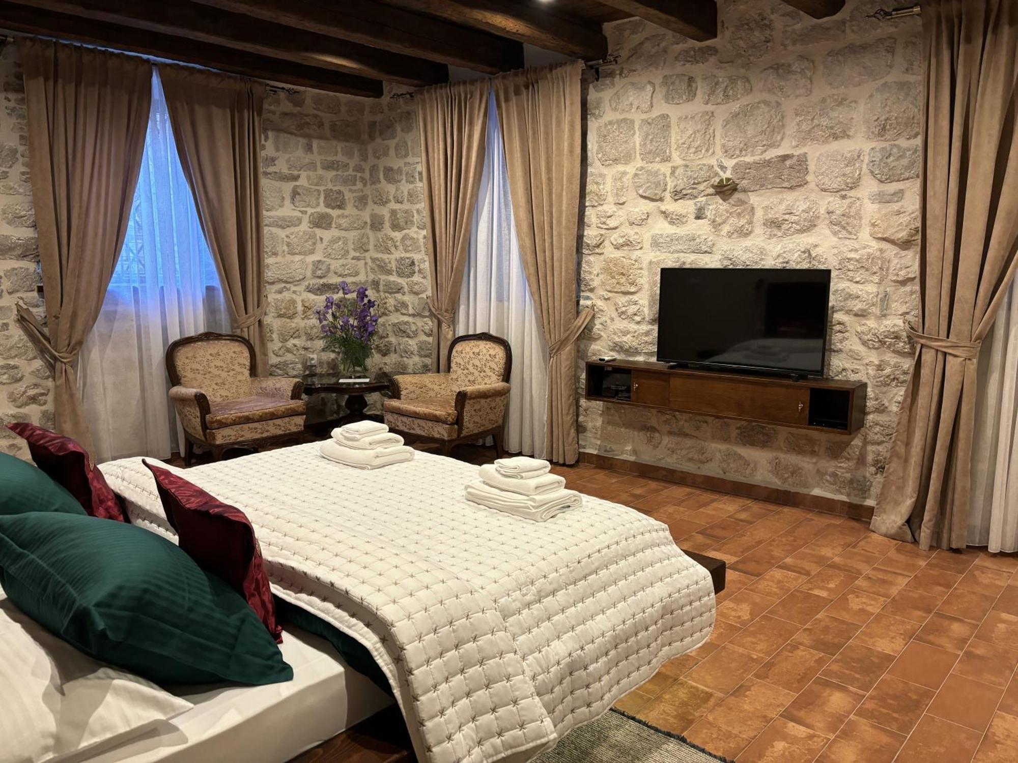 Kazin Supreme Hotel Kotor Buitenkant foto