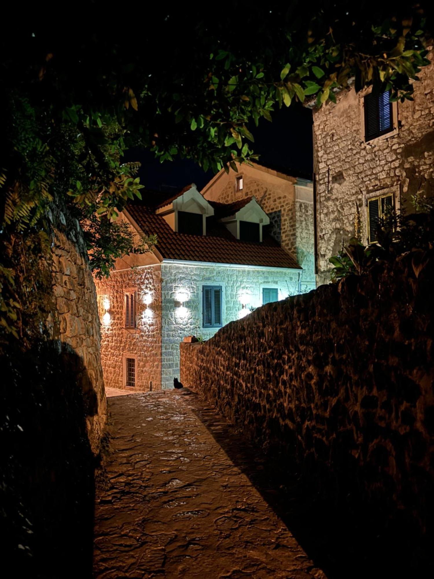 Kazin Supreme Hotel Kotor Buitenkant foto