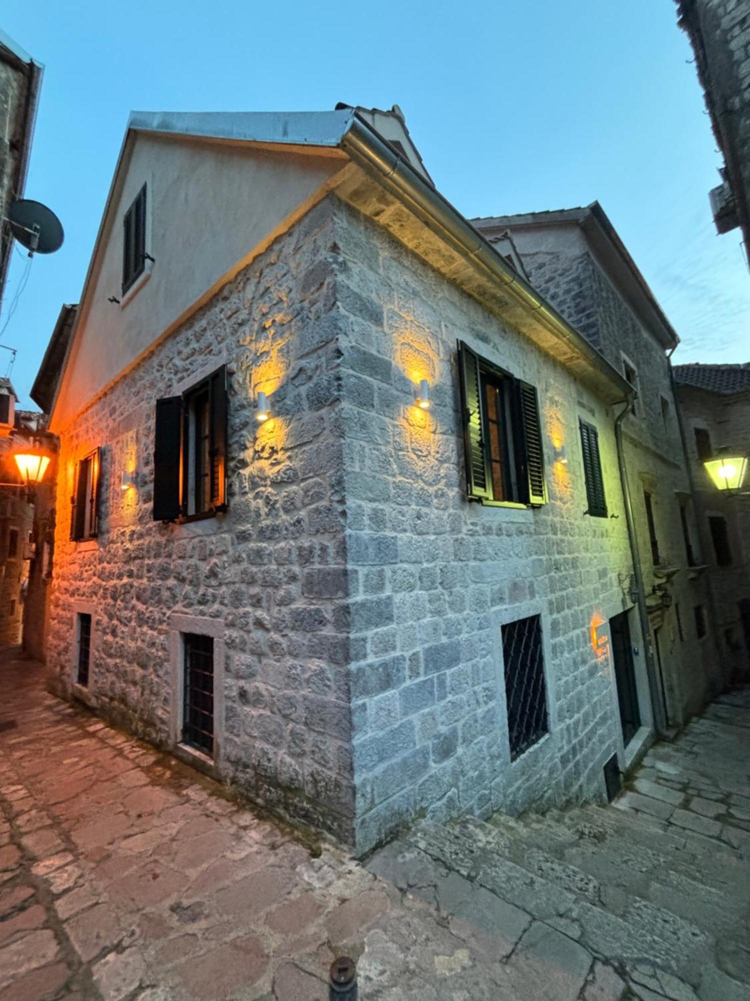 Kazin Supreme Hotel Kotor Buitenkant foto
