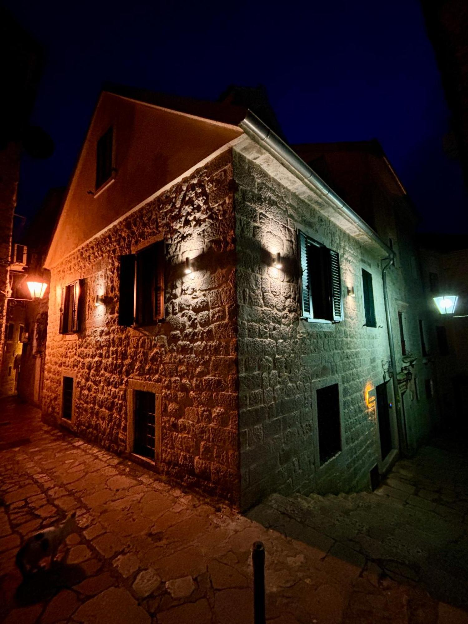 Kazin Supreme Hotel Kotor Buitenkant foto